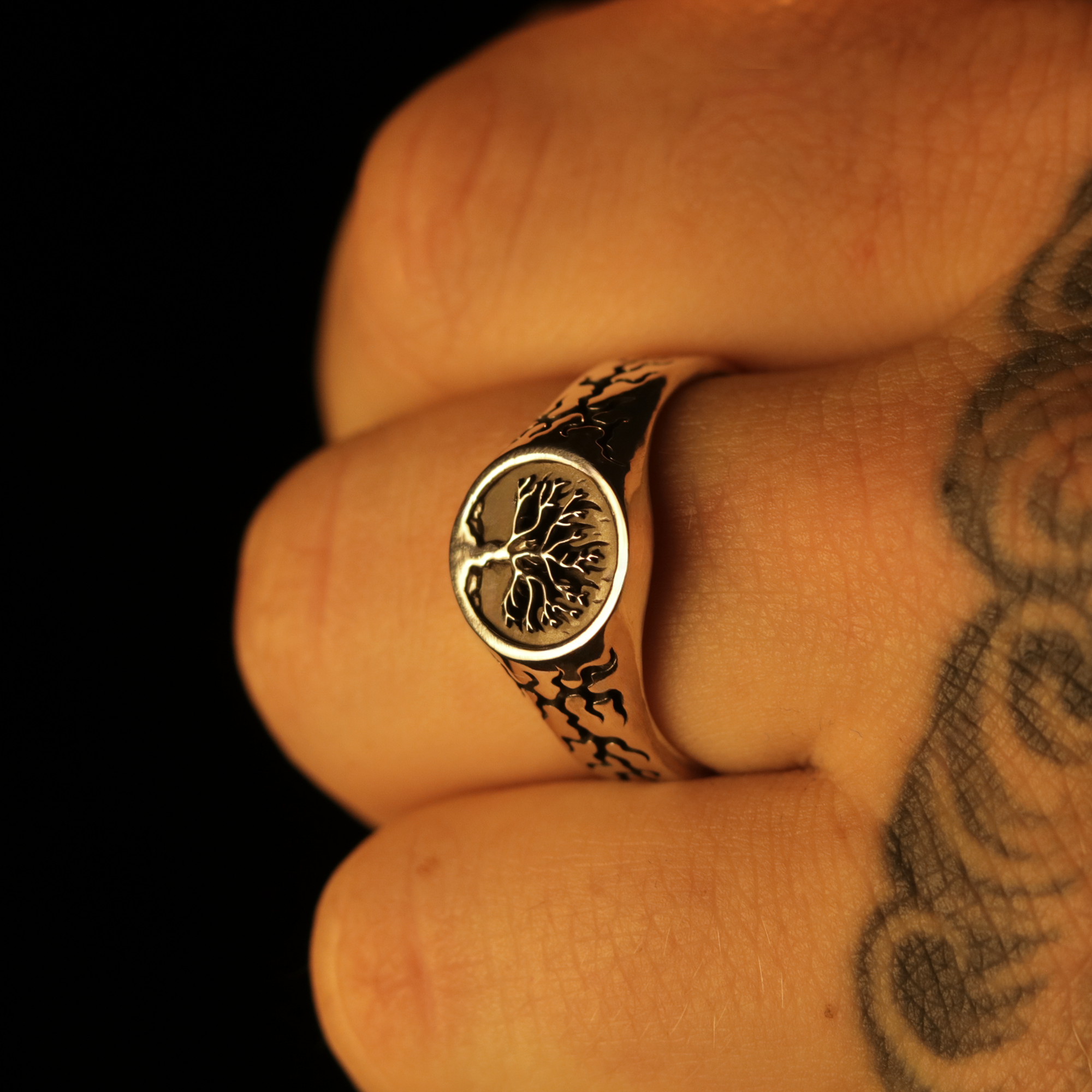 "Exodus" Signet