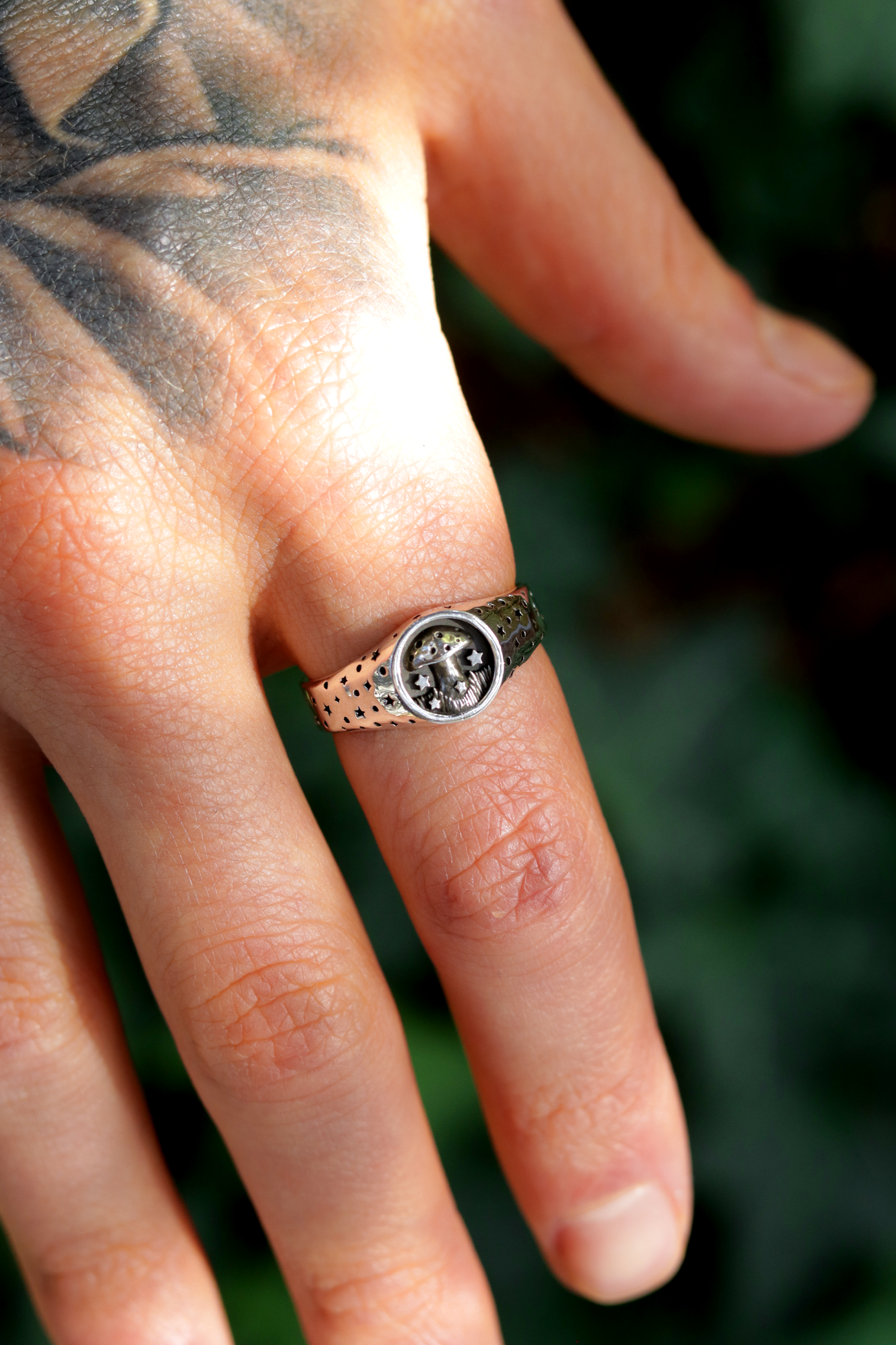 "Magic Mushroom" Signet