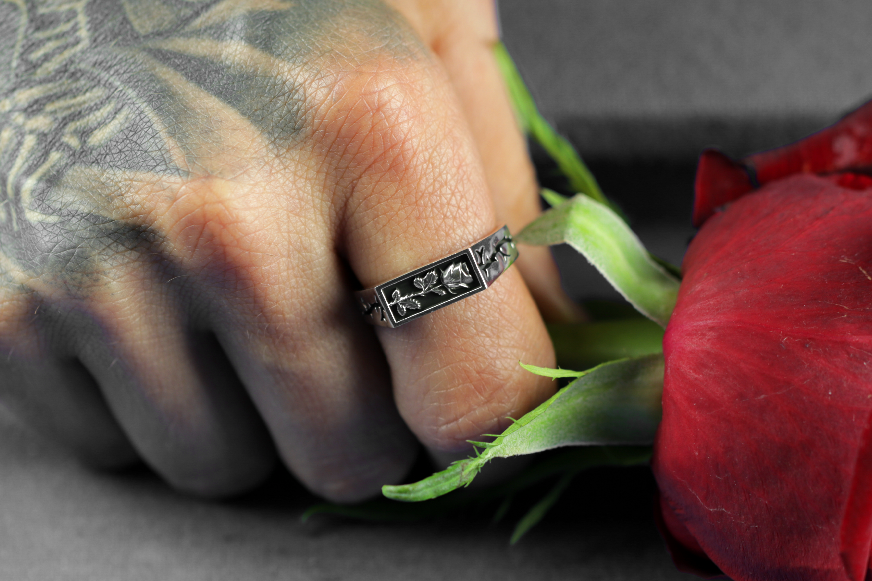 "Rose Thorn" Signet