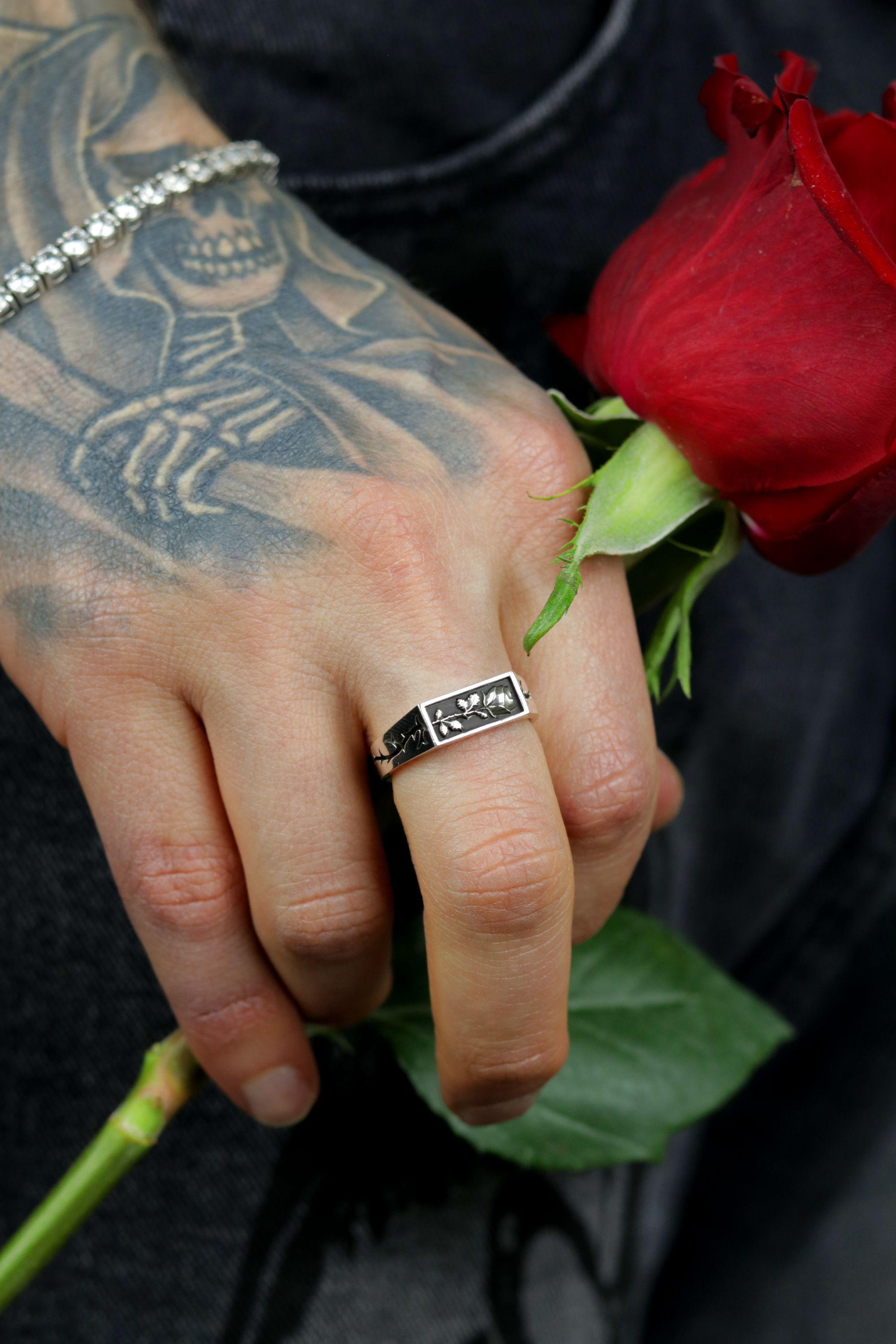 "Rose Thorn" Signet